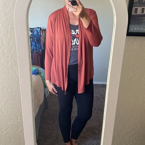 Cardigan   - Picture 5 of 6